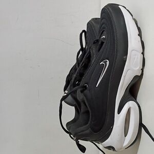 Nike Women's Air Max Portal sneaker in a black and white color way Size 9